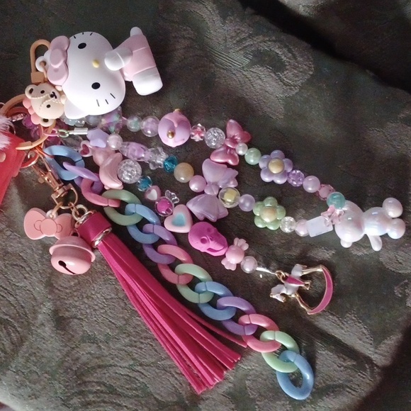 Hello Kitty Large Dangler/Keychain - Picture 6 of 10